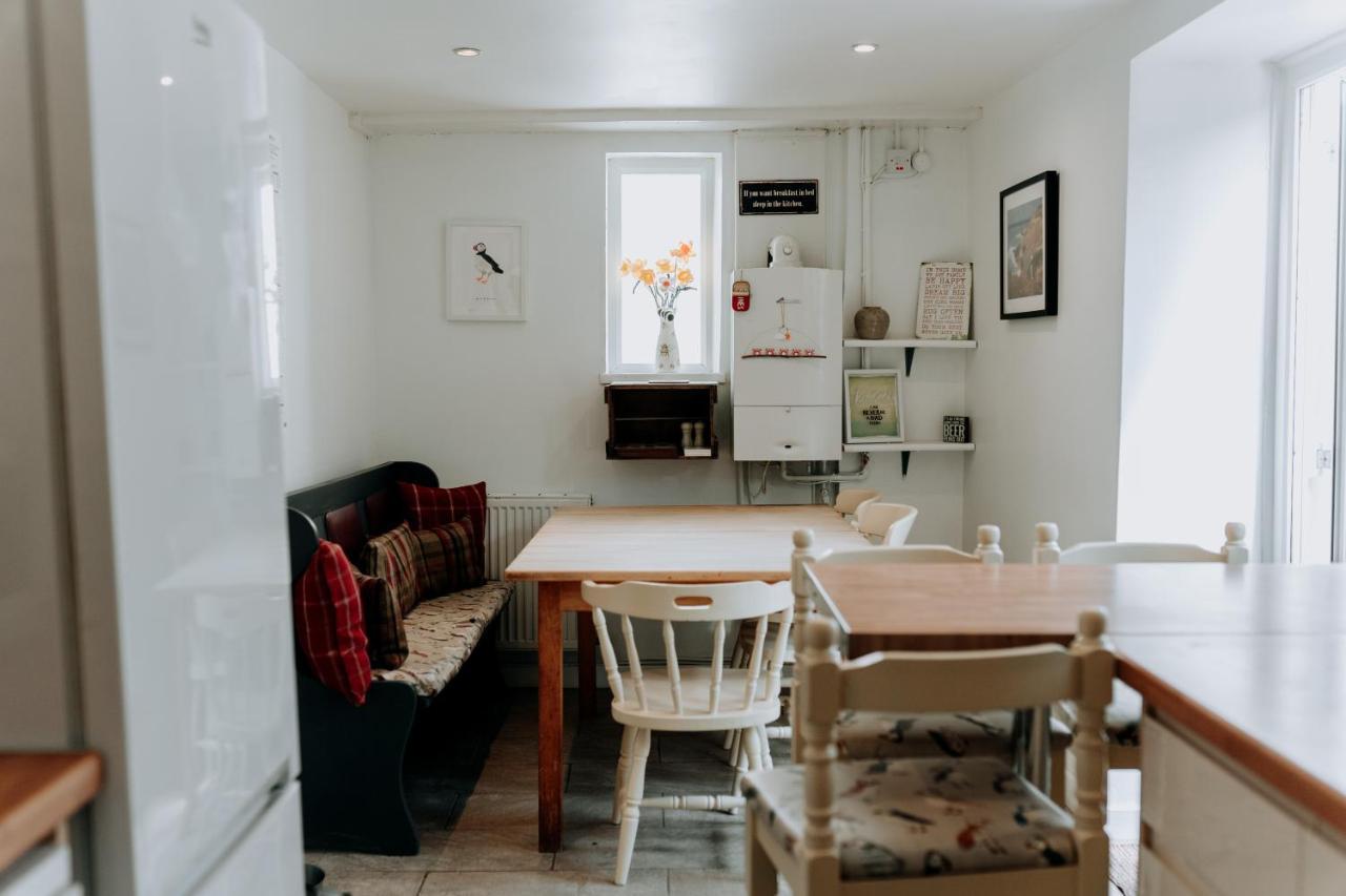 Hamilton Lodge - Cottage sleeps 8 Fishguard Eksteriør bilde