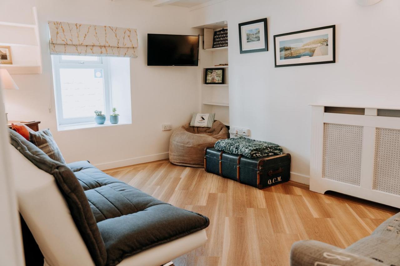 Hamilton Lodge - Cottage sleeps 8 Fishguard Eksteriør bilde