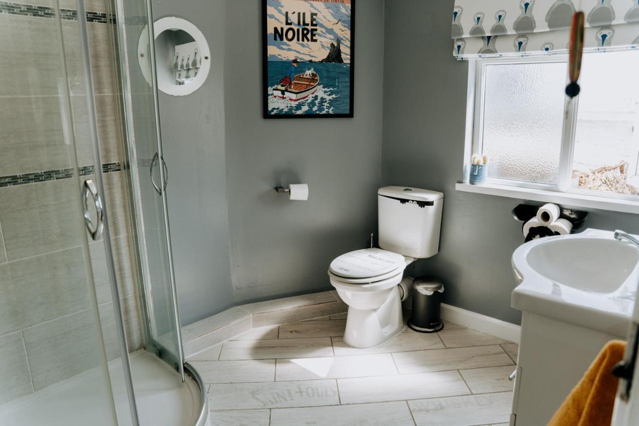 Hamilton Lodge - Cottage sleeps 8 Fishguard Eksteriør bilde