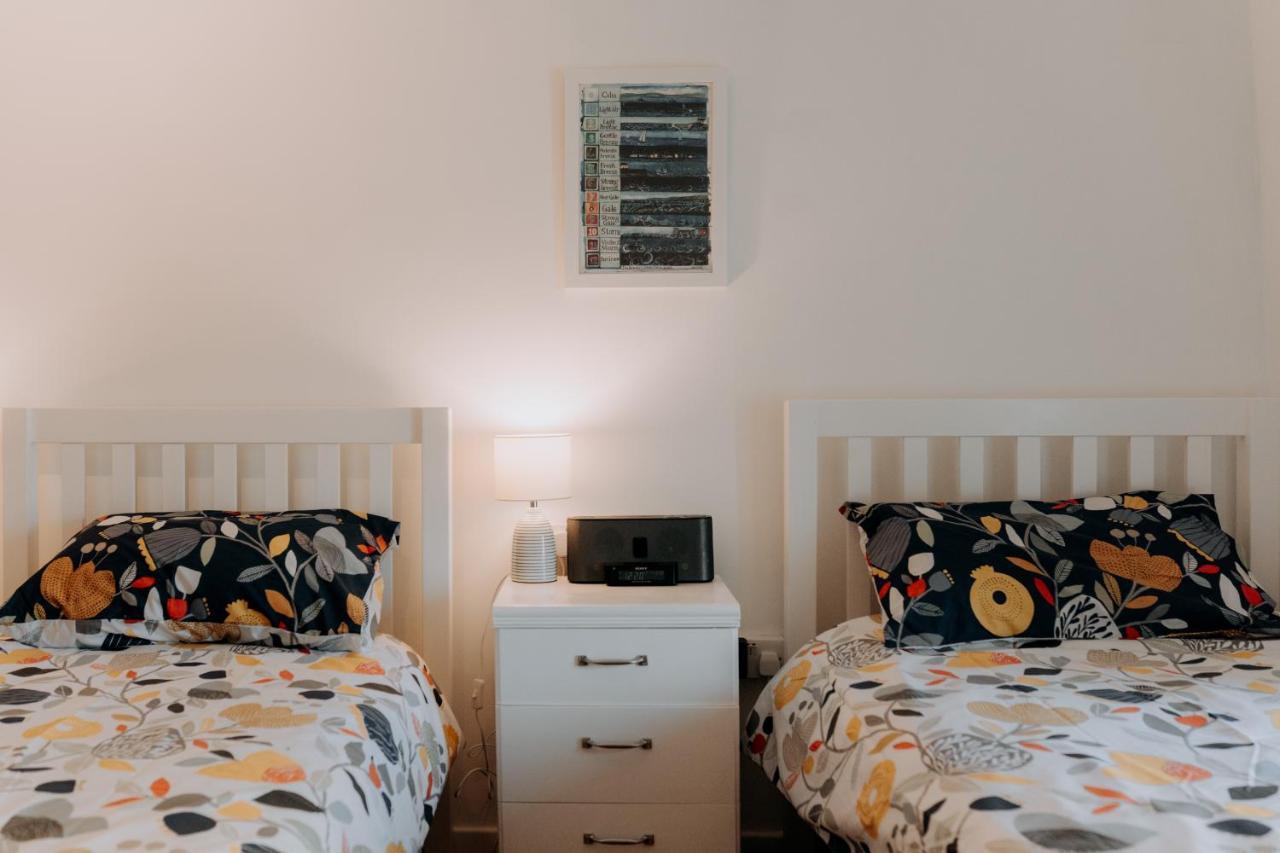 Hamilton Lodge - Cottage sleeps 8 Fishguard Eksteriør bilde