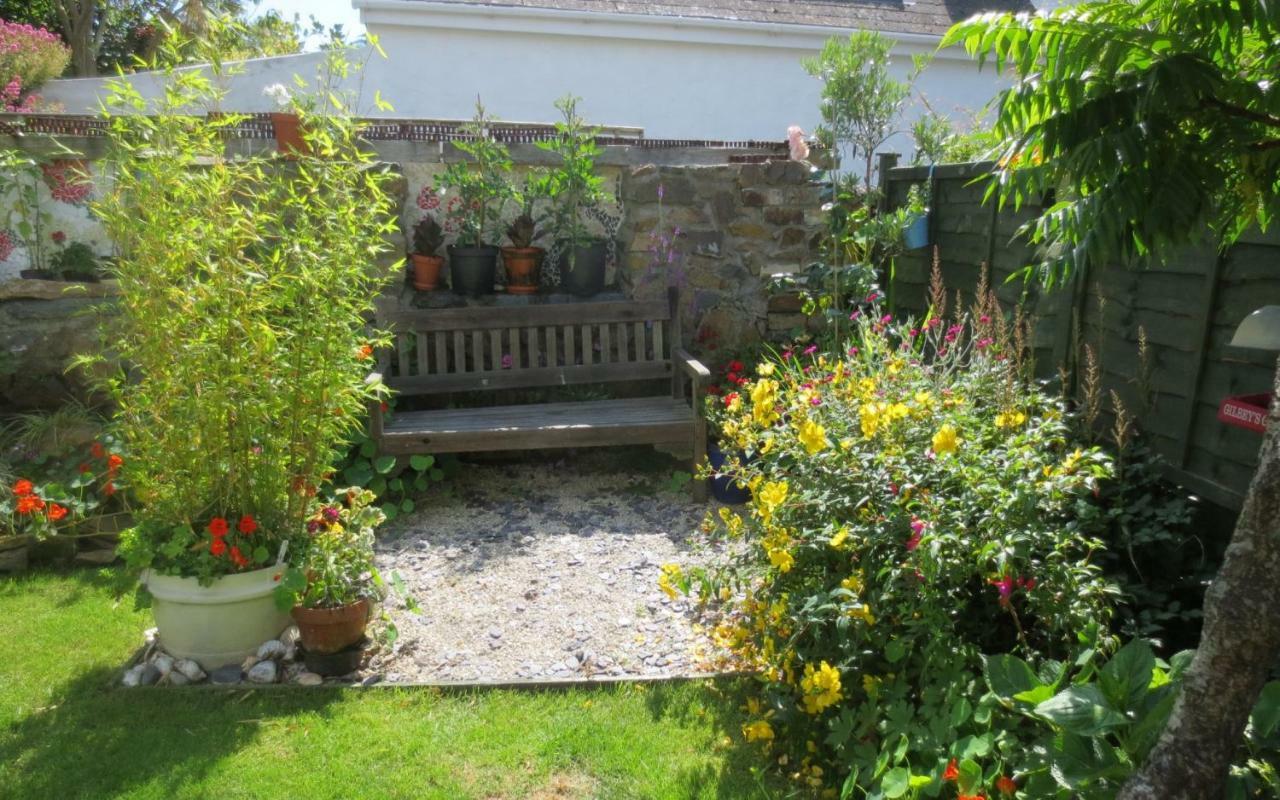 Hamilton Lodge - Cottage sleeps 8 Fishguard Eksteriør bilde